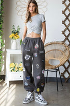 Load image into Gallery viewer, Patch Sweatpants
